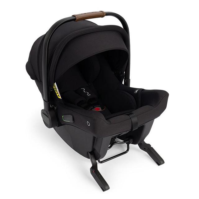 Nuna Pipa Urbn babyskydd med isofix, caviar